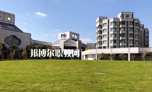 隨州高級(jí)技工學(xué)校2022年報(bào)名條件、招生要求、招生對(duì)象