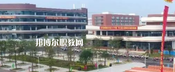 廣西醫(yī)科大學(xué)附設(shè)玉林衛(wèi)生學(xué)校2022年報(bào)名條件、招生要求、招生對象
