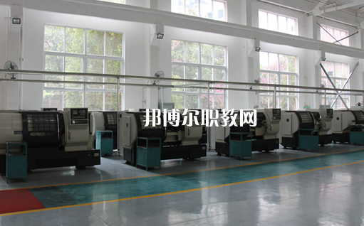 湖北東風(fēng)汽車(chē)技師學(xué)院2022年有哪些專(zhuān)業(yè)