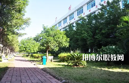 華中信息商務(wù)技工學校2022年怎么樣、好不好