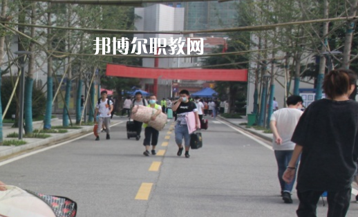 武漢新洲高級(jí)職業(yè)中學(xué)2022年報(bào)名條件、招生要求、招生對(duì)象