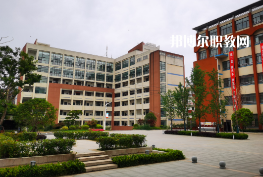 武漢石牌嶺高級(jí)職業(yè)中學(xué)2022年怎么樣、好不好