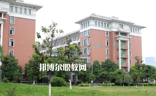 湖北機(jī)械工業(yè)學(xué)校2022年報(bào)名條件、招生要求、招生對(duì)象