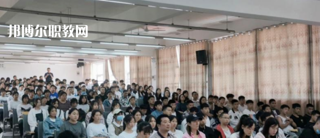 峨邊彝族自治縣職業(yè)高級(jí)中學(xué)校2023年學(xué)費(fèi)、收費(fèi)多少