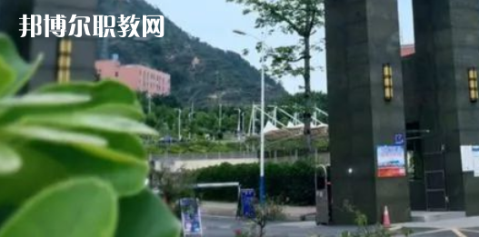 攀枝花市高級技工學校地址在哪里，哪個地區(qū)，哪個城市?