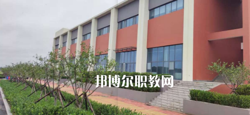 2023青島西大技工學(xué)校招生計(jì)劃 招生人數(shù)是多少(附要求、條件、對(duì)象)