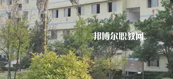 重慶市三峽職業(yè)技工學(xué)校地址在哪里，哪個地區(qū)，哪個城市?