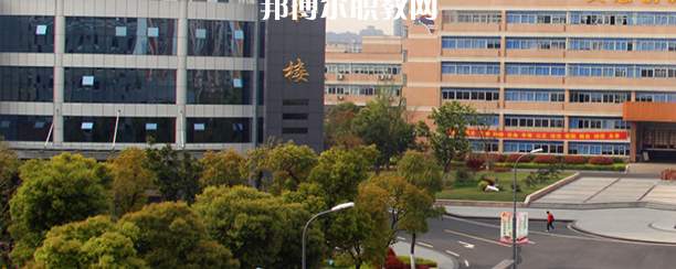 江蘇聯(lián)合職業(yè)技術(shù)學(xué)院無錫機電分院地址在哪里，哪個地區(qū)，哪個城市?