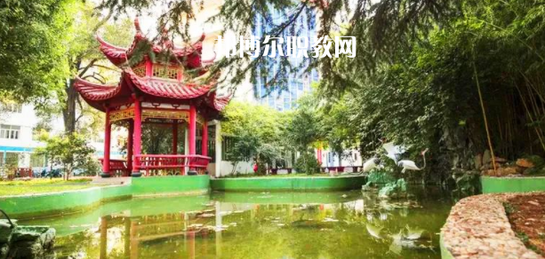 連云港市藝術(shù)學(xué)校地址在哪里，哪個(gè)地區(qū)，哪個(gè)城市?