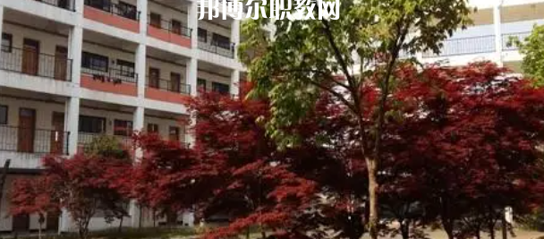 江蘇省寶應(yīng)中等專業(yè)學(xué)校地址在哪里，哪個地區(qū)，哪個城市?