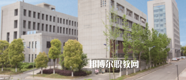 江蘇省邗江中等專業(yè)學(xué)校地址在哪里，哪個(gè)地區(qū)，哪個(gè)城市?