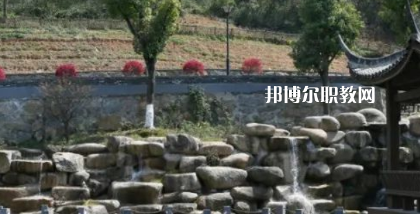 杭州市富陽區(qū)職業(yè)高級中學地址在哪里，哪個地區(qū)，哪個城市?