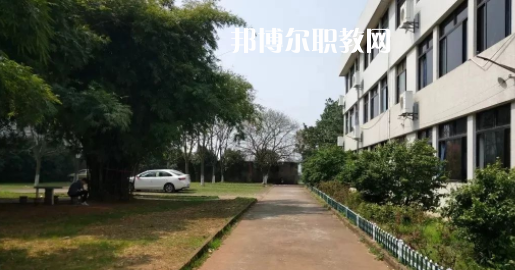 蘭溪市第六中學(xué)地址在哪里，哪個(gè)地區(qū)，哪個(gè)城市?