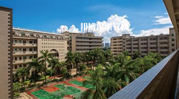 深圳市深德技工學(xué)校地址，乘車路線