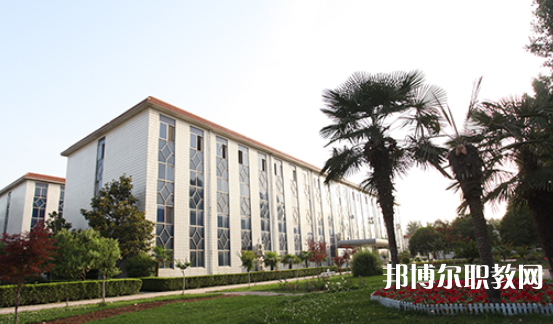 2023西安齊力鐵路技工學(xué)校招生計(jì)劃 招生人數(shù)是多少(附要求、條件、對(duì)象)