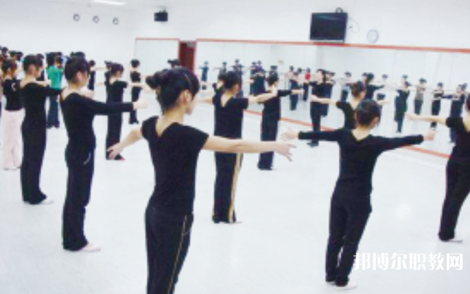 張家口市北方中等專業(yè)學校網(wǎng)站網(wǎng)址主頁