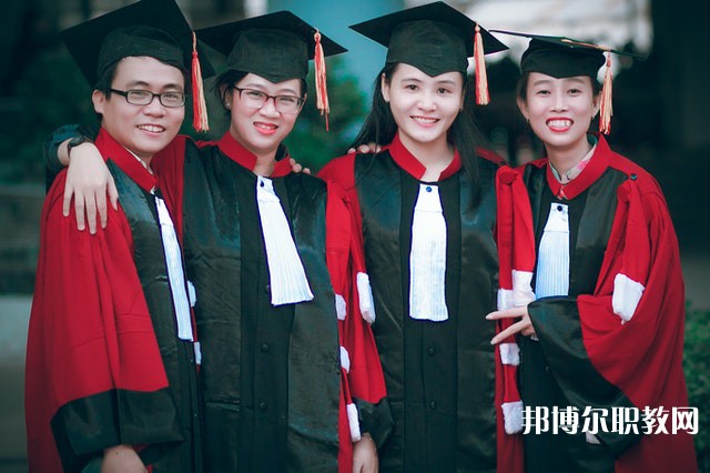 湖北哪里的中職學校能讀藥劑專業(yè)