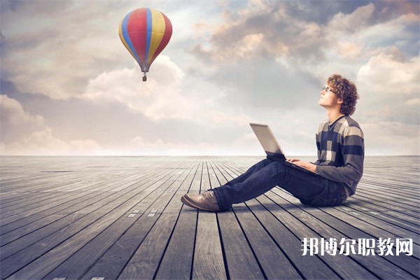 湖南哪里的中職學校能讀環(huán)境藝術設計專業(yè)