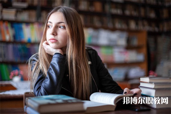 廣東哪里的中職學校能讀形象設計(美發(fā)與化妝)專業(yè)