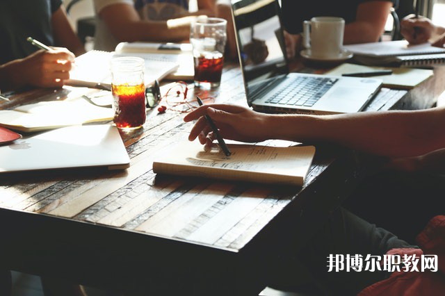 廣西哪里的中專學(xué)校能讀會計專業(yè)