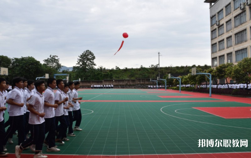 2024靈川縣職業(yè)中等專業(yè)學(xué)校招生計(jì)劃 招生人數(shù)是多少(附要求、條件、對(duì)象)