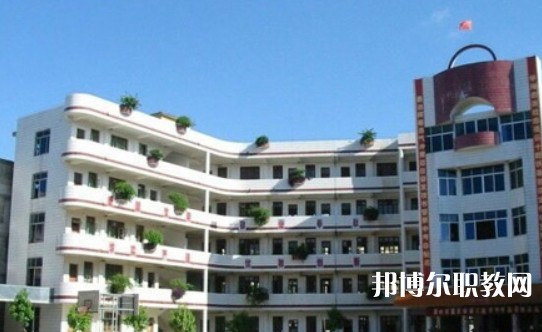2024玉林市龍池職業(yè)技術(shù)學(xué)校招生計(jì)劃 招生人數(shù)是多少(附要求、條件、對象)
