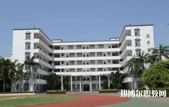 2024蚌埠衛(wèi)生學(xué)校多少錢(qián) 蚌埠衛(wèi)生學(xué)校各專業(yè)學(xué)費(fèi)收費(fèi)標(biāo)準(zhǔn)