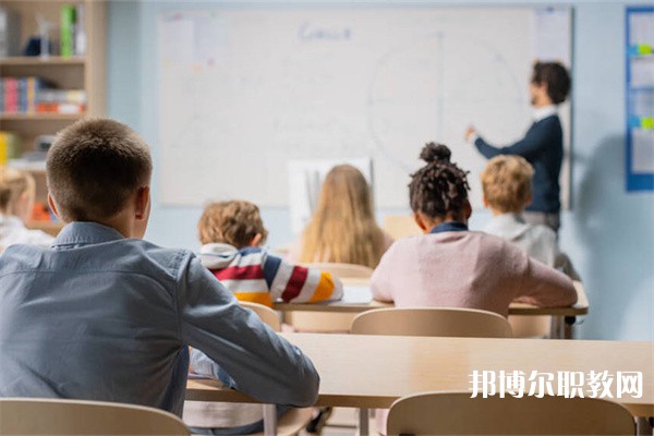 廣西哪里的中職學校能讀電工電器(含家電空調維修及儀表)專業(yè)