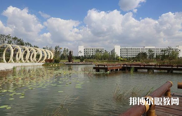 2024鞍山市現(xiàn)代服務(wù)學(xué)校招生計(jì)劃 招生人數(shù)是多少(附要求、條件、對(duì)象)