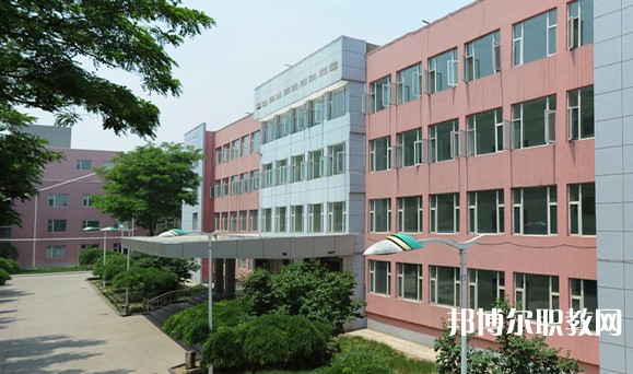 2025山西省潞安職業(yè)中等專業(yè)學(xué)校招生計(jì)劃 招生人數(shù)是多少(附要求、條件、對象)