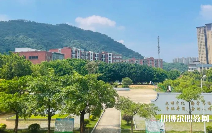 福州市華幟技工學校怎么樣、好不好