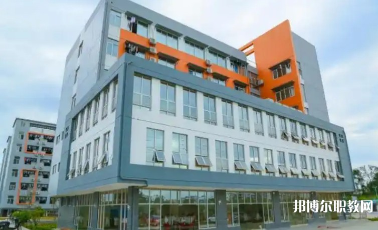 2025廣西新聞出版技工學校招生計劃 招生人數(shù)是多少(附要求、條件、對象)