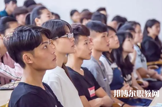 2025鄭州公辦中專學(xué)校最新排名前三名單