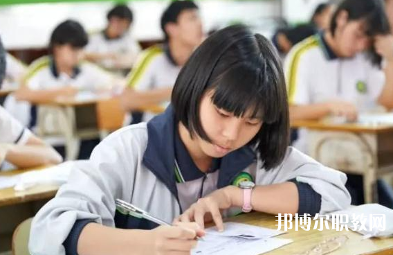 2025鹽城公辦中專學(xué)校最新排名前三名單