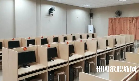 2025新疆公辦中專學(xué)校最新排名前三名單