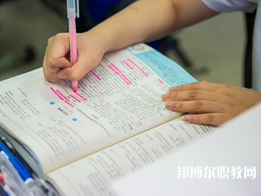 2025呂梁職業(yè)學(xué)校最新排名前三名單