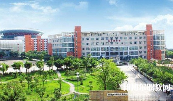 自貢2025年初中生可以考什么鐵路學校