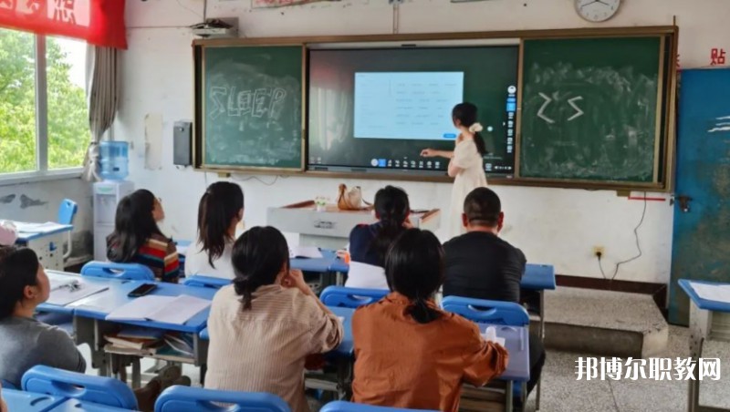 自貢2025年初中生可以上鐵路學校嗎
