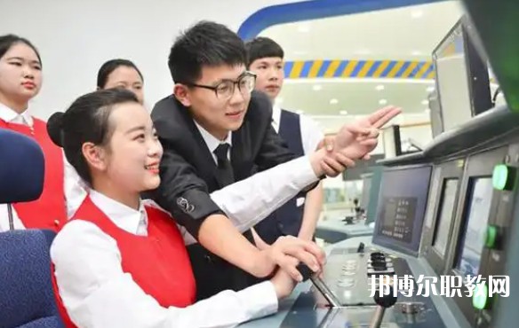 自貢2025年女生讀鐵路學校學什么好