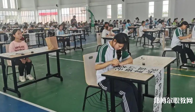 自貢2025年女生學(xué)鐵路學(xué)校好嗎
