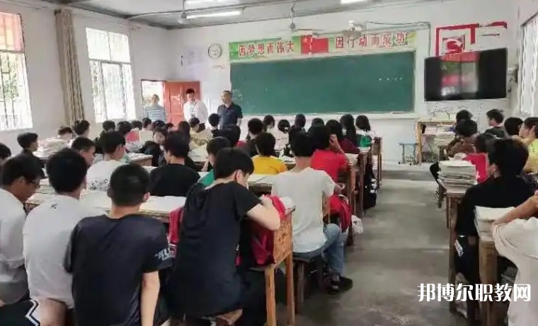 自貢2025年鐵路學(xué)校包分配嗎