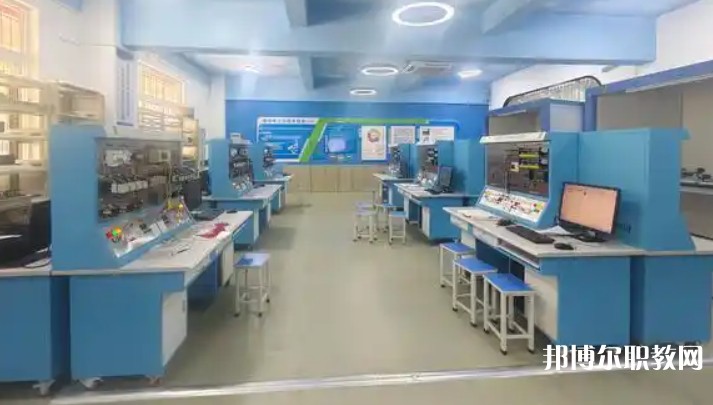 四川2025年女生讀電工學校怎么樣